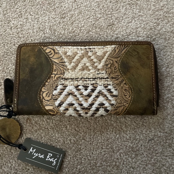 Myra Bag Bags Myra Womens Full Size Wallet Leatherrug Nwt Poshmark